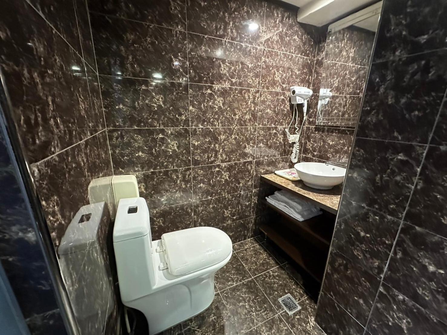 Wecity Hotel New Taipei City Exteriör bild